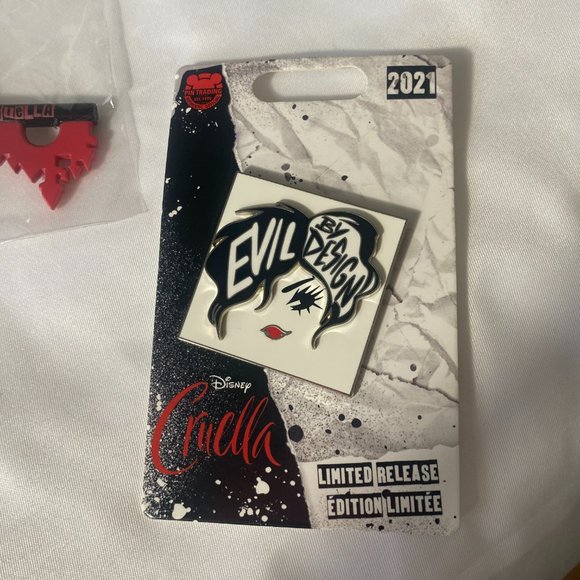DISNEY CRUELLA KEY AND LIMITED EDITION PIN (NEW) - Picture 4 of 6